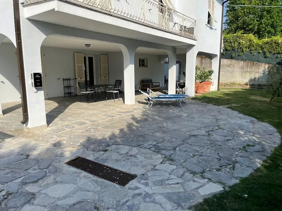 Futuro Parco Nel Centro Apartment Sarzana 0*,