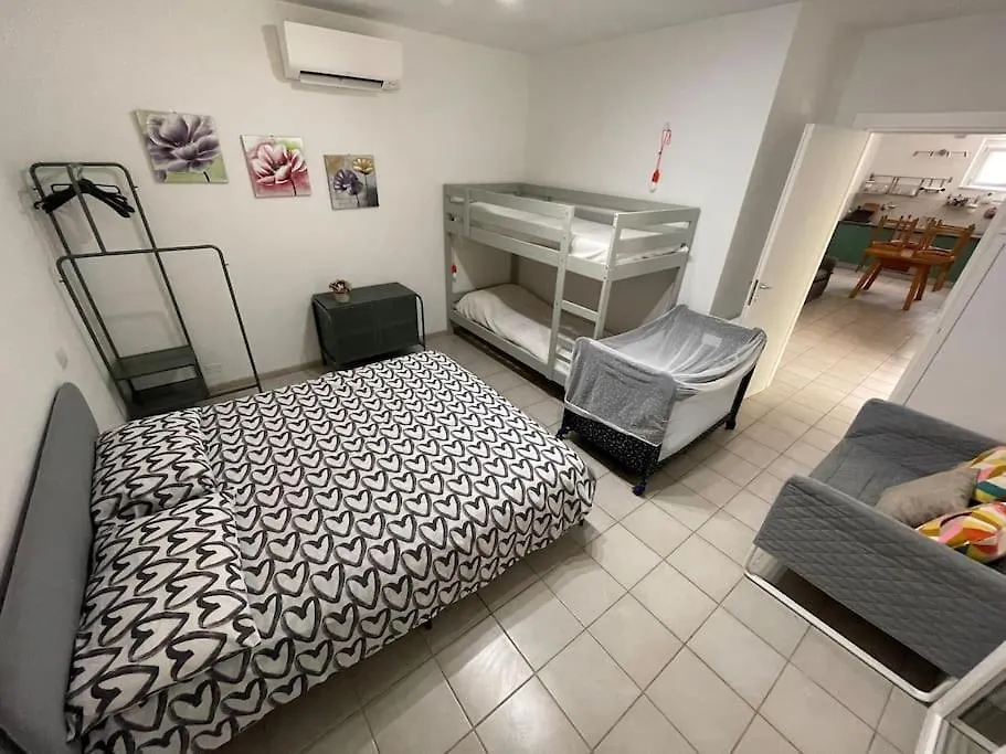 Futuro Parco Nel Centro Apartment Sarzana 0*,